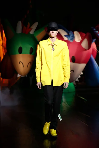 Look 37